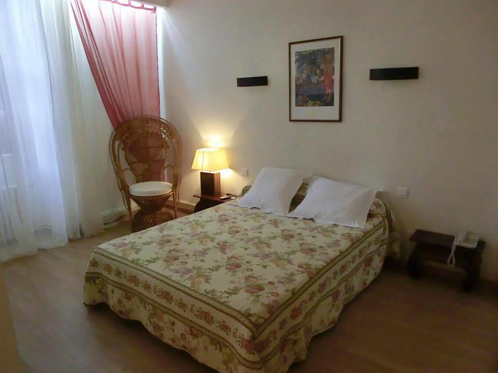 Chambre D'Hotes Au Jardin Des Saveurs Bed & Breakfast กอร์เดอซูร์ซีแยล ภายนอก รูปภาพ